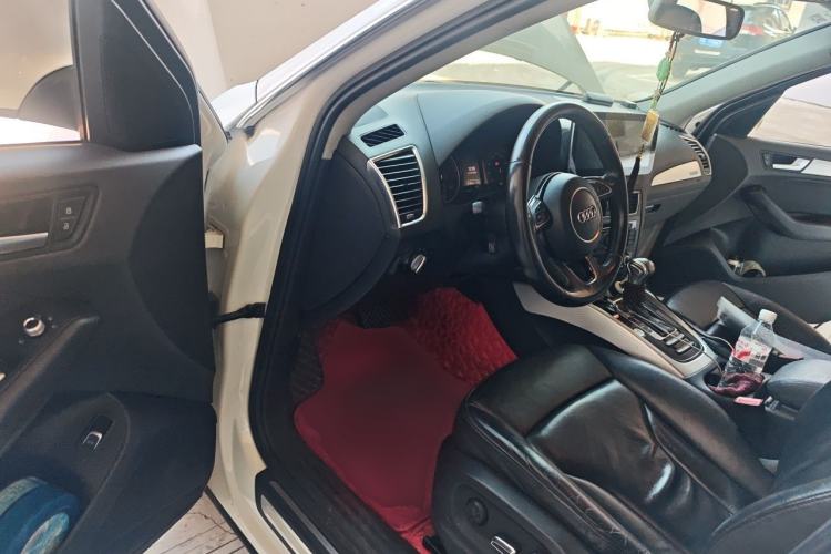 Used Audi Q5 2013 40 TFSI Technology Edition Driver Seat