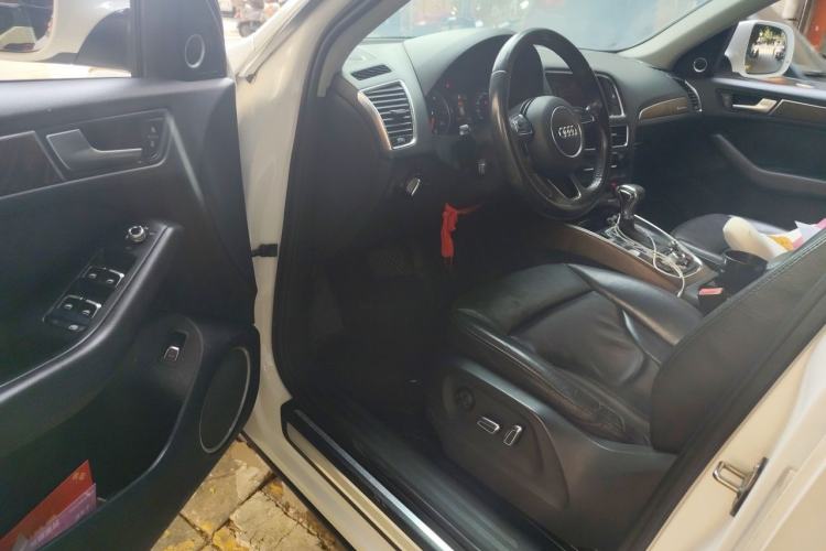 Used Audi Q5 2013 40 TFSI Comfort Edition Driver Seat