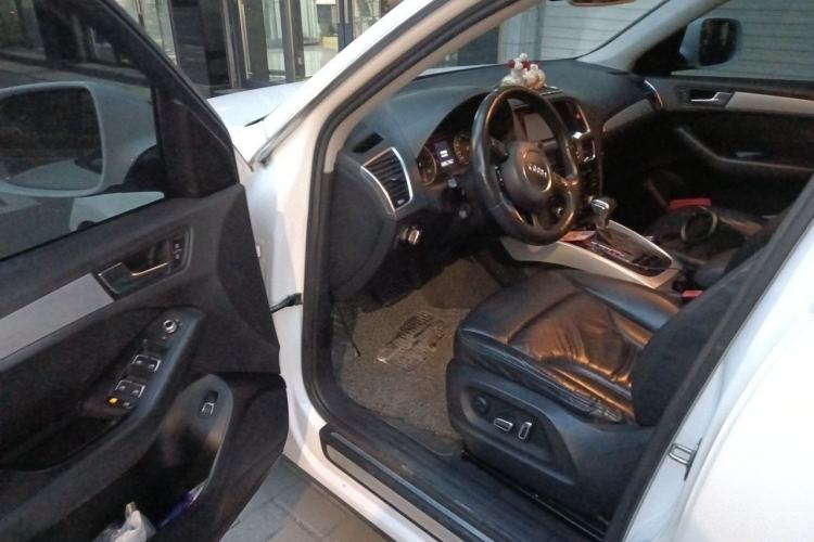 Used Audi Q5 2013 40 TFSI Technology Edition Driver Seat