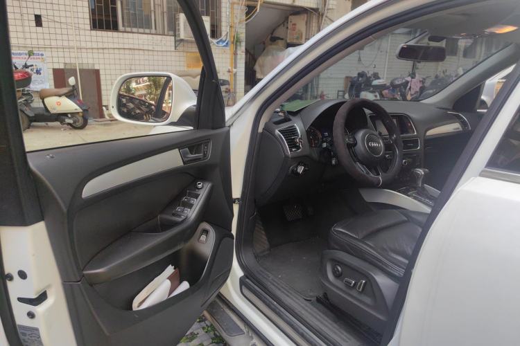 Used Audi Q5 2013 40 TFSI Technology Edition Driver Seat