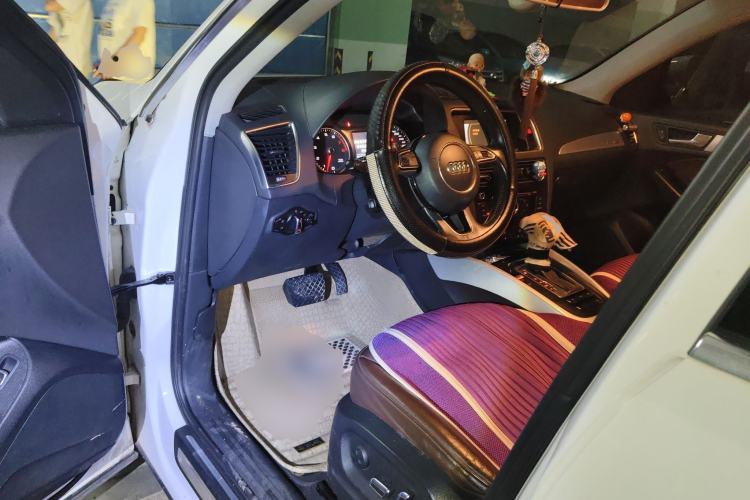 Used Audi Q5 2013 40 TFSI Technology Edition Driver Seat