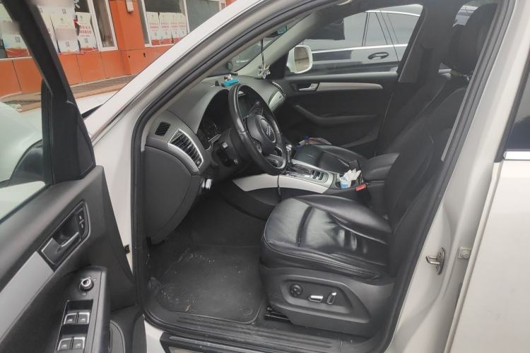 Used Audi Q5 2013 40 TFSI Technology Edition Driver Seat