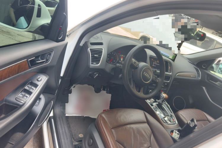 Used Audi Q5 2013 40 TFSI Comfort Edition Driver Seat