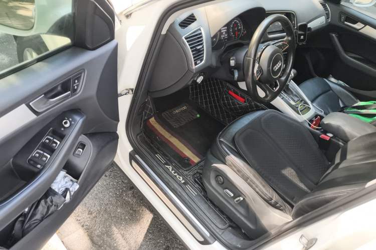Used Audi Q5 2013 40 TFSI Technology Edition Driver Seat