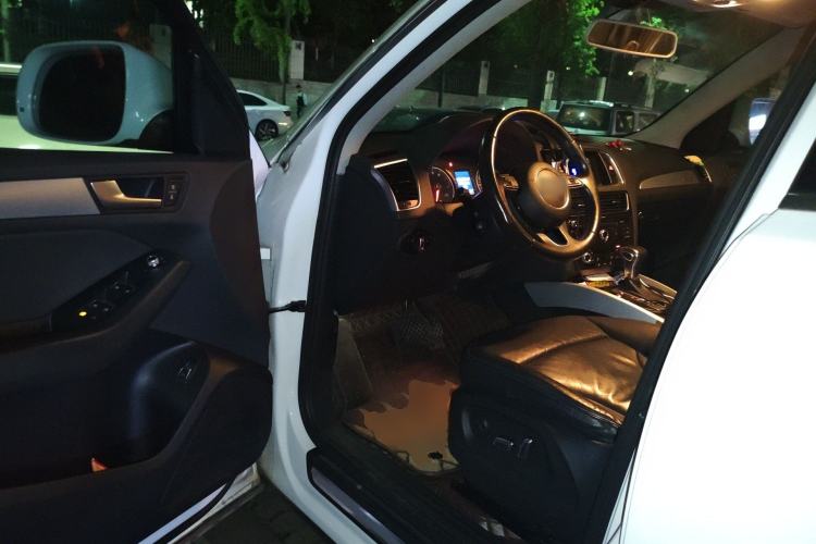 Used Audi Q5 2013 40 TFSI Technology Edition Driver Seat