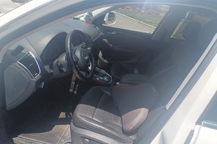 Used Audi Q5 2013 40 TFSI hybrid Driver Seat
