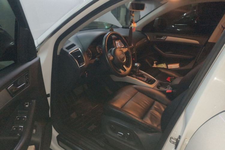 Used Audi Q5 2013 40 TFSI Comfort Edition Driver Seat