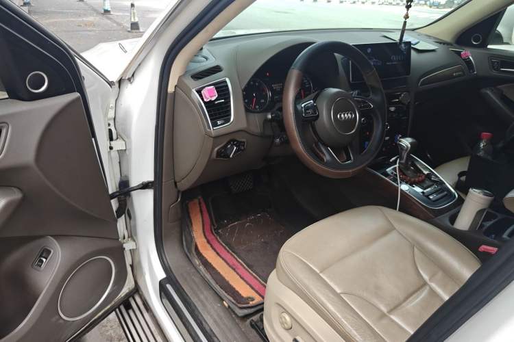 Used Audi Q5 2013 40 TFSI Comfort Edition Driver Seat