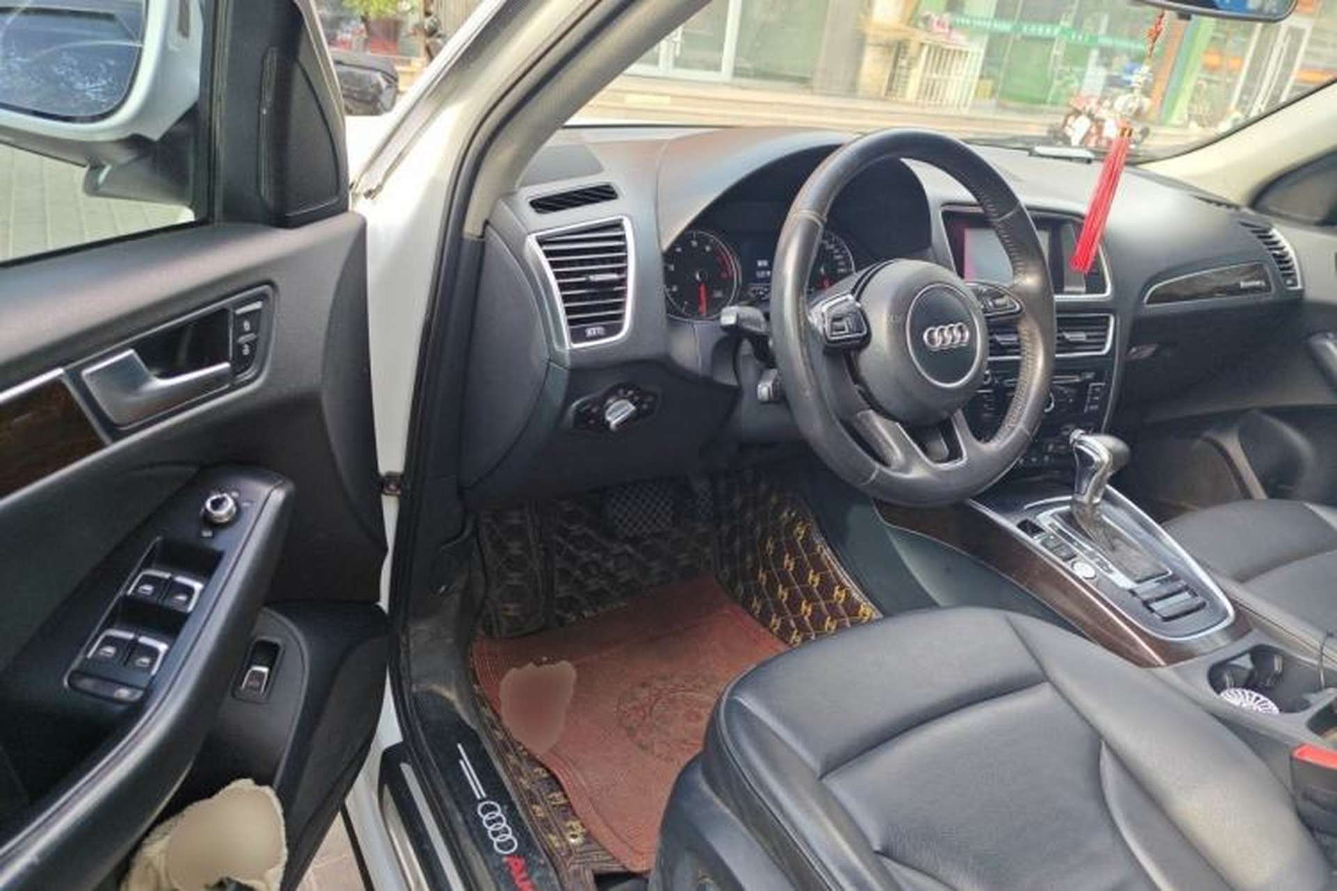 Used Audi Q5 2013 40 TFSI Technology Edition Driver Seat