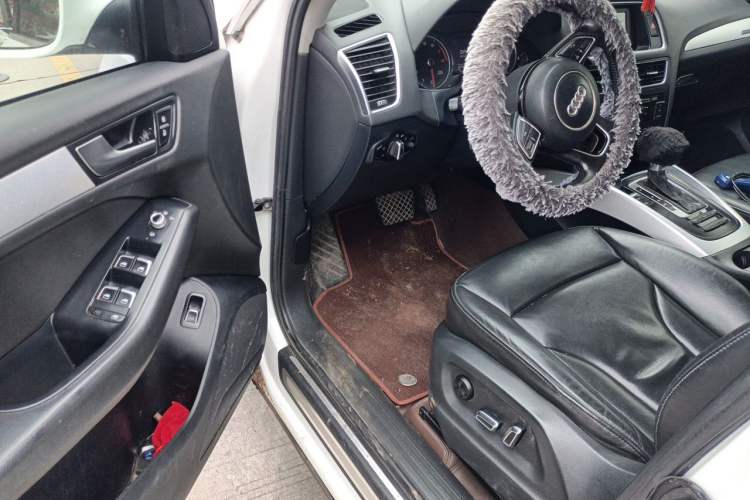 Used Audi Q5 2013 40 TFSI Technology Edition Driver Seat