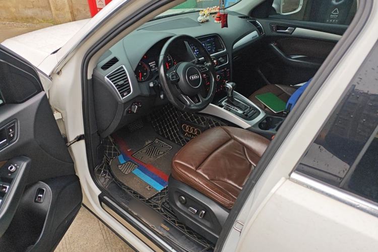 Used Audi Q5 2013 40 TFSI Technology Edition Driver Seat