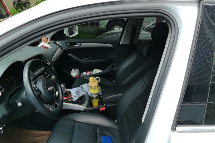 Used Audi Q5 2013 40 TFSI Ambition Driver Seat