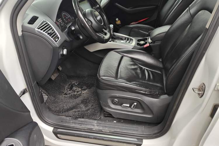 Used Audi Q5 2013 40 TFSI Technology Edition Driver Seat