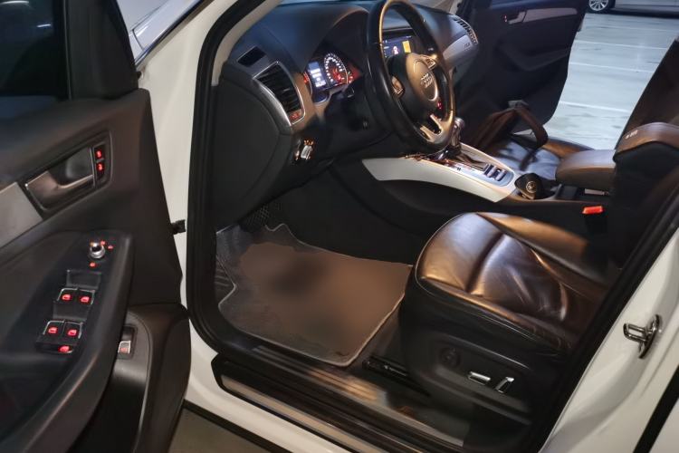 Used Audi Q5 2013 40 TFSI Technology Edition Driver Seat