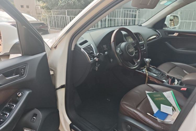 Used Audi Q5 2013 40 TFSI Technology Edition Driver Seat