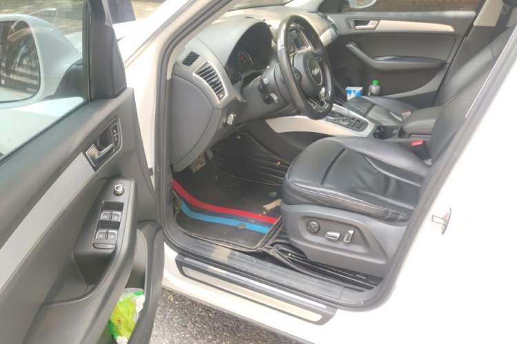 Used Audi Q5 2013 40 TFSI Technology Edition Driver Seat