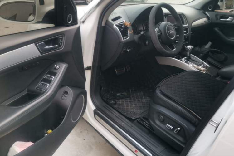 Used Audi Q5 2013 45 TFSI quattro Sport Edition Driver Seat