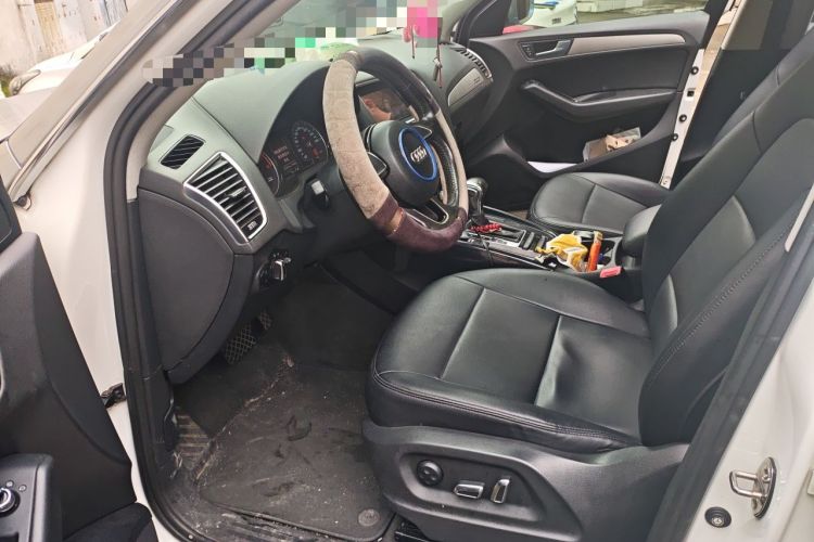 Used Audi Q5 2013 40 TFSI Ambition Driver Seat