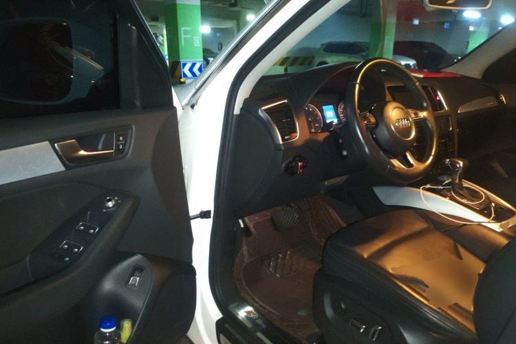 Used Audi Q5 2013 40 TFSI Technology Edition Driver Seat