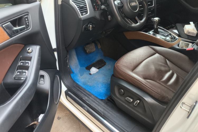 Used Audi Q5 2013 40 TFSI Comfort Edition Driver Seat