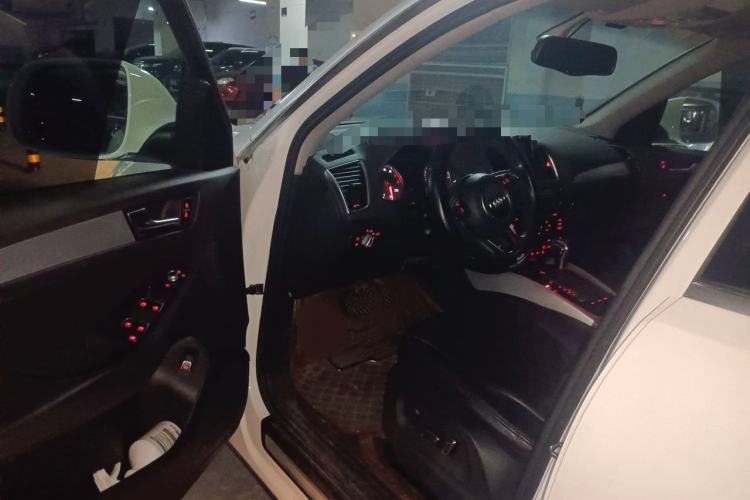Used Audi Q5 2013 40 TFSI Technology Edition Driver Seat