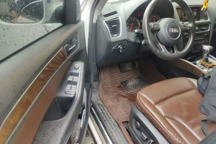 Used Audi Q5 2013 40 TFSI Comfort Edition Driver Seat