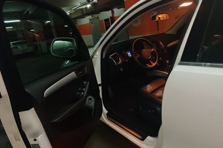 Used Audi Q5 2013 40 TFSI Technology Edition Driver Seat