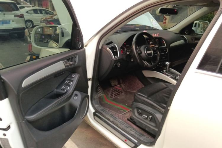 Used Audi Q5 2013 45 TFSI quattro Sport Edition Driver Seat