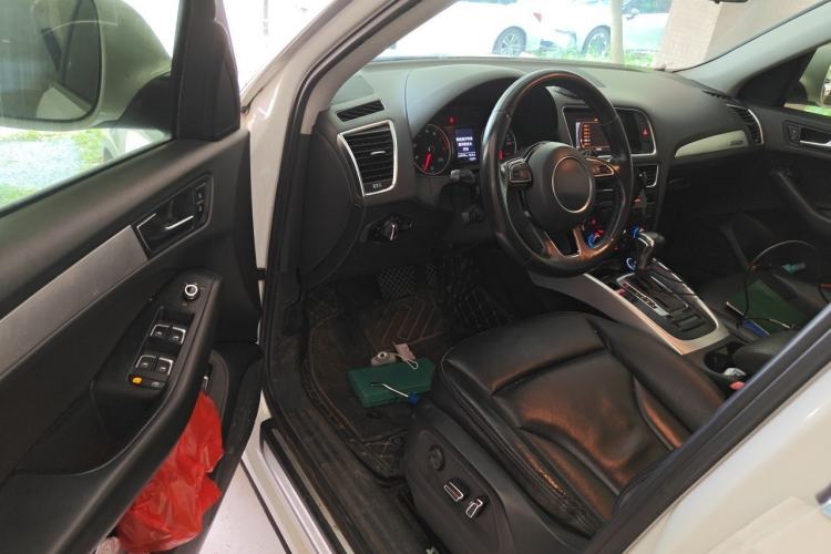 Used Audi Q5 2013 40 TFSI Technology Edition Driver Seat