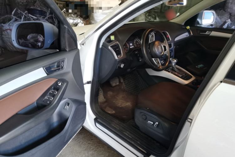Used Audi Q5 2013 40 TFSI Technology Edition Driver Seat