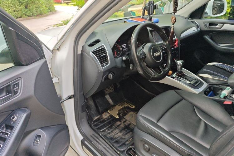 Used Audi Q5 2013 40 TFSI Technology Edition Driver Seat