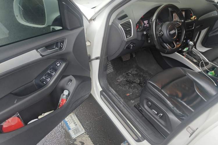 Used Audi Q5 2013 40 TFSI Technology Edition Driver Seat