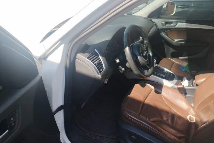 Used Audi Q5 2013 40 TFSI Technology Edition Driver Seat