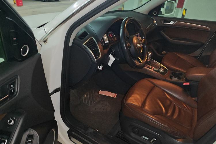 Used Audi Q5 2013 40 TFSI Comfort Edition Driver Seat