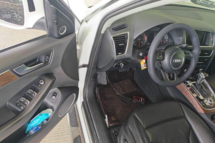 Used Audi Q5 2013 40 TFSI Comfort Edition Driver Seat