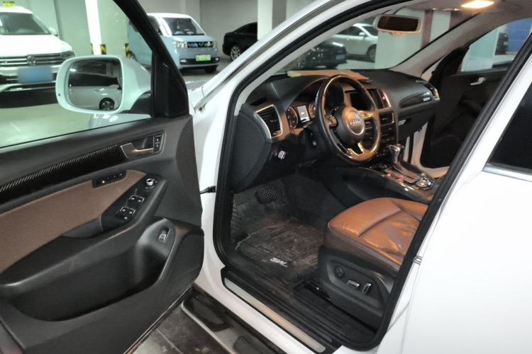 Used Audi Q5 2013 40 TFSI Technology Edition Driver Seat