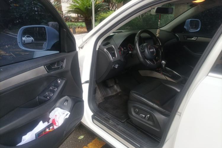 Used Audi Q5 2013 40 TFSI Ambition Driver Seat