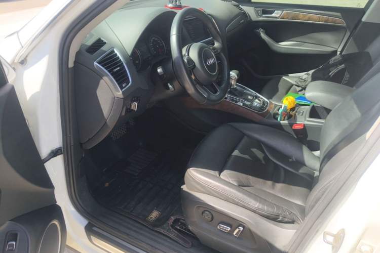 Used Audi Q5 2013 40 TFSI Comfort Edition Driver Seat