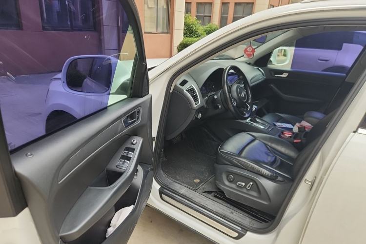 Used Audi Q5 2013 40 TFSI Technology Edition Driver Seat