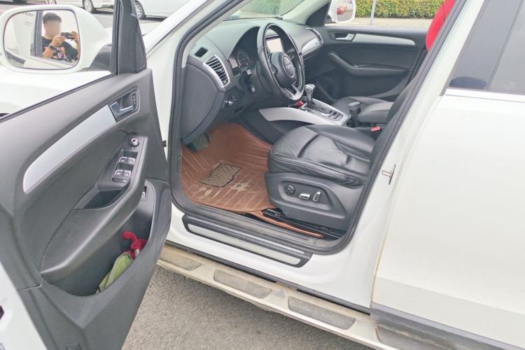Used Audi Q5 2013 40 TFSI Technology Edition Driver Seat