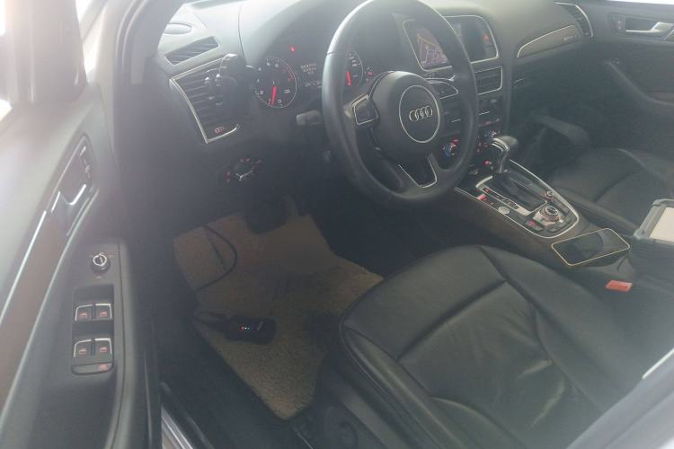 Used Audi Q5 2013 40 TFSI Comfort Edition Driver Seat