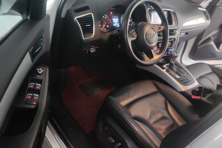 Used Audi Q5 2013 40 TFSI Technology Edition Driver Seat