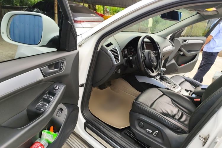 Used Audi Q5 2013 40 TFSI Technology Edition Driver Seat
