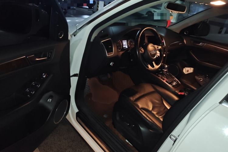 Used Audi Q5 2013 40 TFSI Comfort Edition Driver Seat