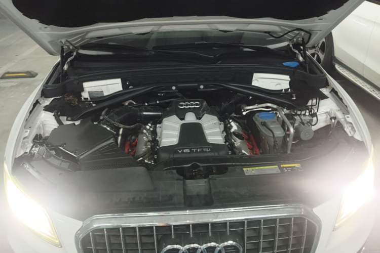 Used Audi Q5 2013 45 TFSI quattro Sport Edition Engine Bay