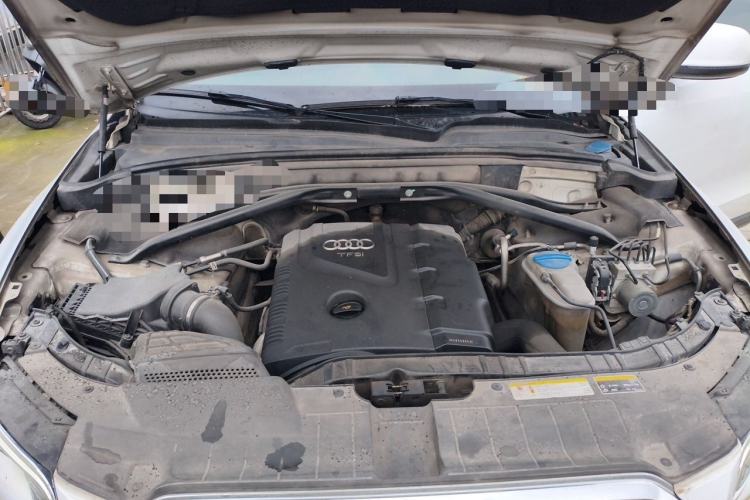 Used Audi Q5 2013 40 TFSI Technology Edition Engine Bay