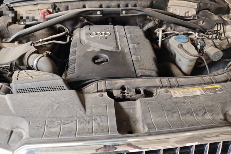Used Audi Q5 2013 40 TFSI Technology Edition Engine Bay