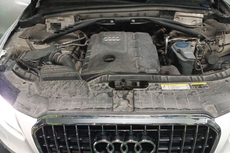 Used Audi Q5 2013 40 TFSI Ambition Engine Bay