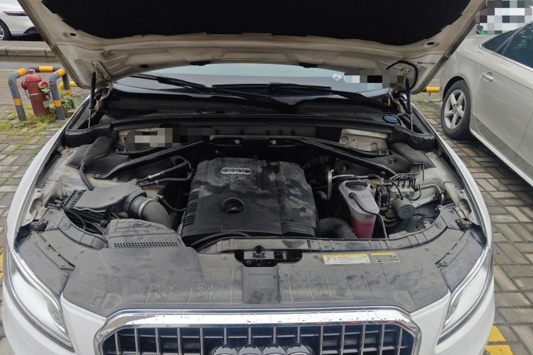 Used Audi Q5 2013 40 TFSI Comfort Edition Engine Bay