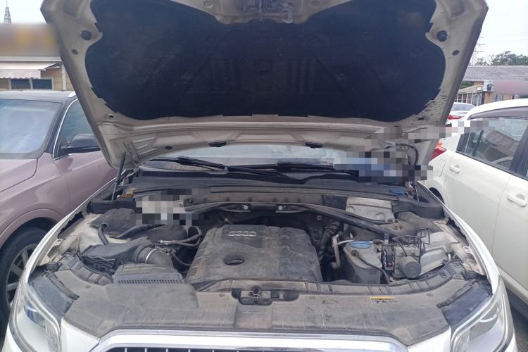 Used Audi Q5 2013 40 TFSI Technology Edition Engine Bay